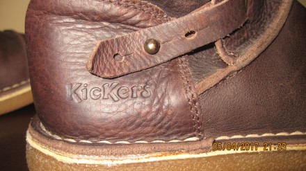 Стильные подростковые демисезонные сапоги от немецкого бренда Kickers.
Выполнен. . фото 6