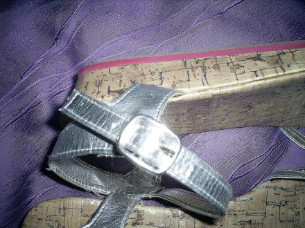 Продаются серебристые босоножки для девочки на пробке ( H&M ).
Длина стельки 23. . фото 7