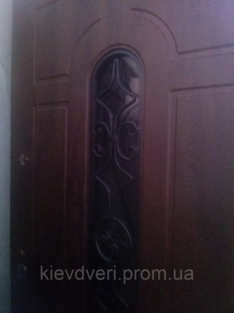 Двери бронированные Арка Vinorit с ковкой. Двери в частный дом с ковкой и стекло. . фото 4