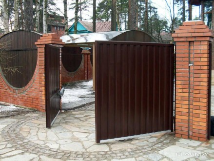 Распашные металлические ворота являются традиционным типом въездных ворот, котор. . фото 7