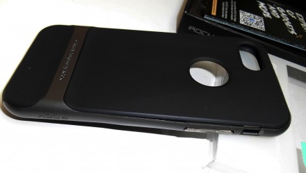 Бампер чехол Rock для Apple iPhone7 
Выполнен из прочного термополиуретана, ока. . фото 3