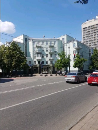 Продам 3 ком. квартиру на ул. Грушевского, 28, площадью 75 м2, на 2/5 эт дома, с. . фото 2