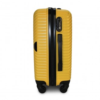 
Предлагаем к покупке среднего размера пластиковый чемодан Fly 2702 польского пр. . фото 6