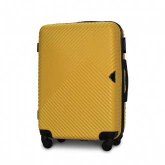 
Предлагаем к покупке среднего размера пластиковый чемодан Fly 2702 польского пр. . фото 2