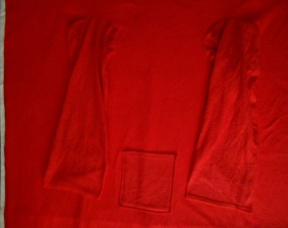 Легкий красный плед с рукавами и карманом
Мягусенький, теплый, приятный на ощуп. . фото 3
