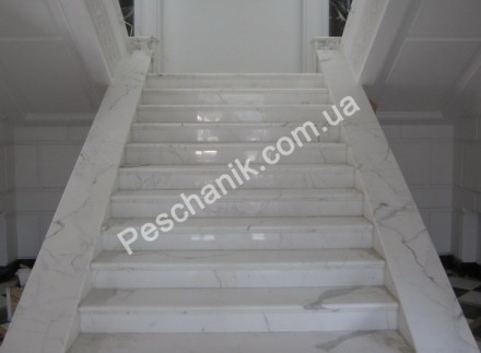 Шикарная лестница из мрамора любого оттенка для вашего любимого гнёздышка. Заход. . фото 7
