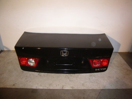 Продается Крышка багажника на Honda Accord 2003-2008 в б/у состоянии. Фото соотв. . фото 2