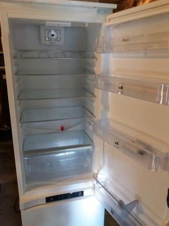 Двухкамерный очень тихий и экономный встраиваемый холодильник капельного типа .L. . фото 3