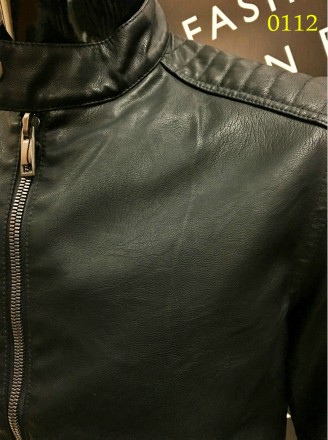 Куртка мужская кожзам

Стильная приталенная демисезонная куртка укороченного к. . фото 9