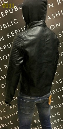 Куртка мужская кожзам

Стильная приталенная демисезонная куртка укороченного к. . фото 4