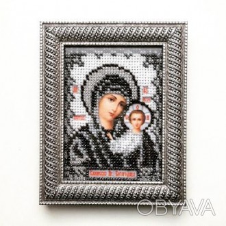 Икона КАЗАНСКОЙ Божией Матери вышитая чешским бисером и оформленная в багетной м. . фото 1