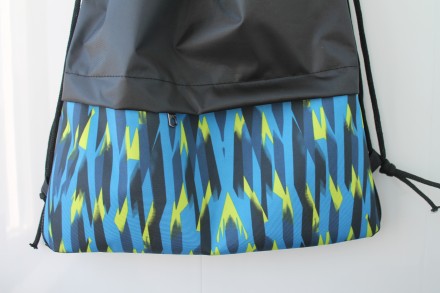 Яркий рюкзак для сменки с разноцветным принтом.
Характеристика: 
Качественная . . фото 3
