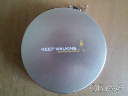 Коллекционная фирменная металлическая коробочка для дисков Johnnie Walking на 6 . . фото 1