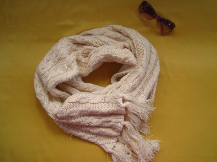 Фирменный стильный очень тёплый двойной шарф на флисе,в косичках,в идеальном сос. . фото 4