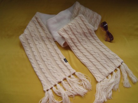 Фирменный стильный очень тёплый двойной шарф на флисе,в косичках,в идеальном сос. . фото 6