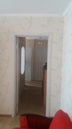 Продажа двухкомнатной квартиры комнаты раздельные,  на среднем этаже, в  самом л. Попова. фото 3