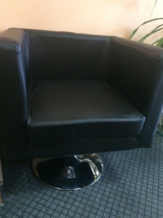 Кресло барное Марс, материал - кожзам черного цвета. Широкое удобное сиденье, с . . фото 4