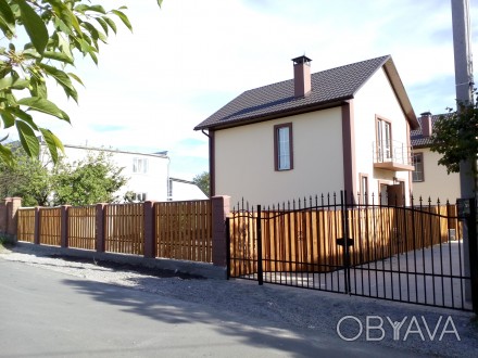 Новый индивидуальный дом, расположен в пригороде Киева, в г. Борисполь в тихом и. . фото 1