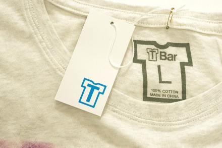 футболка T-Bar 

цвет: на фото
замечательный и неповторимый принт, вещь прево. . фото 5