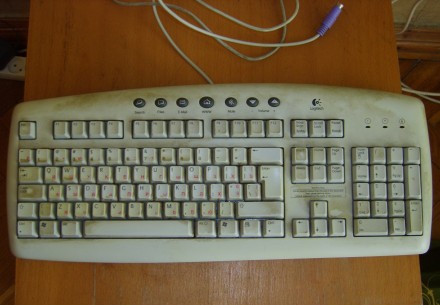 Клавиатура - Logitech Y-ST39 , б/у, работоспособность неизвестна, видны два алфа. . фото 2