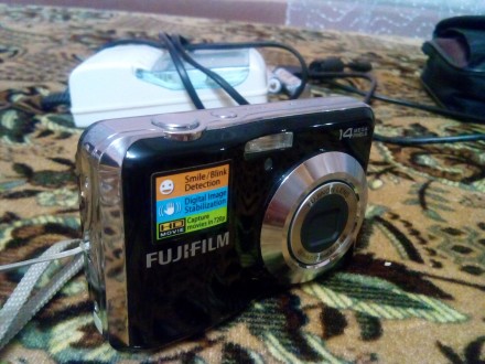 продам цифровой фотоаппарат fujifilm. практически не пользовался, это видно по с. . фото 2