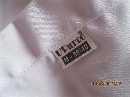 продам мужскую рубашку белого цвета, с вышивкой, одевалась несколько раз. покупа. . фото 3