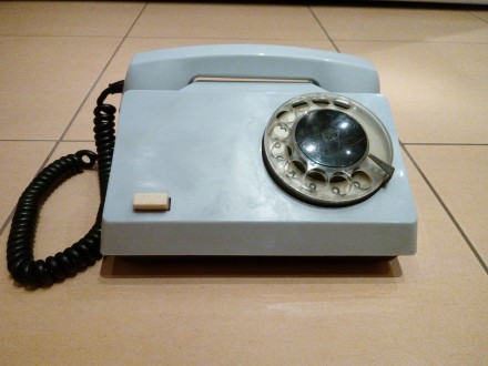 Телефонний стаціонарний апарат з кнопкою викл. мікрофона (в-во СРСР, 1982р.). . фото 6