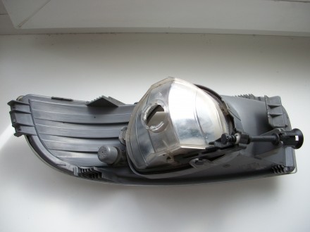 Фары противотуманные на Шкода СуперВ 2008 в новом кузове. Б/У, на одну лампу, ор. . фото 4