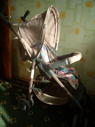 Коляска была в использовании в одного ребенка пару месяцев...
Удобная коляска D. . фото 7