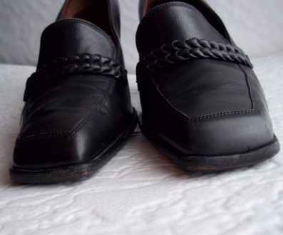 Классические кожаные туфли на толстом устойчивом каблуке знаменитого швейцарског. . фото 7