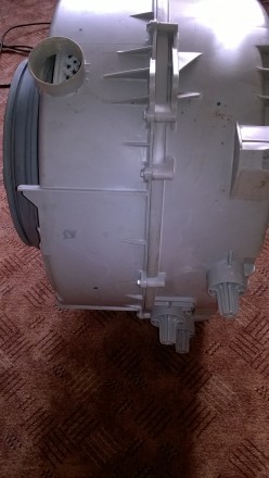 Бак по запчастям  с амортизаторами и манжетой для стиральной машины Hansa AWB510. . фото 8