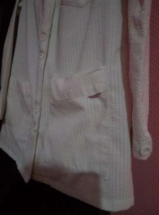 Пиджак легкий женский белый, выглядит как рубашка. В очень хорошем состоянии. За. . фото 6