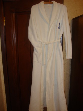 Продам женский махровый халат (ткань средней толщины),белого цвета, новый (высти. . фото 2
