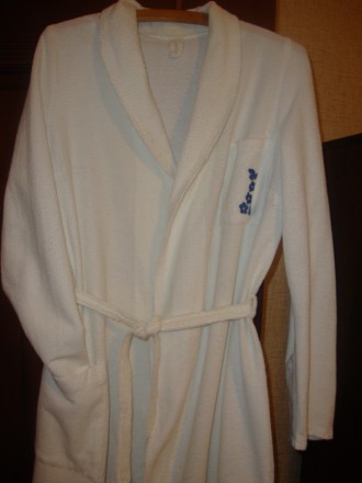 Продам женский махровый халат (ткань средней толщины),белого цвета, новый (высти. . фото 3