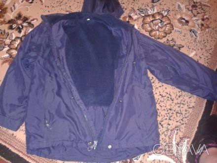 Продаю детскую темно-синюю демисезонную курточку на рост 134-140 размет 34 (8-10. . фото 1
