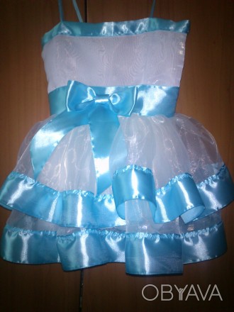 Новогоднее  детское платье белое с голубой лентой.. . фото 1
