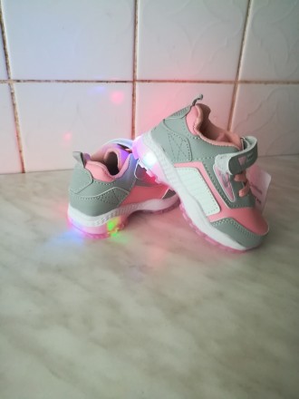 Детские кроссовки со светящейся подошвой бренда BBT для девочек. Кожаная стелька. . фото 4