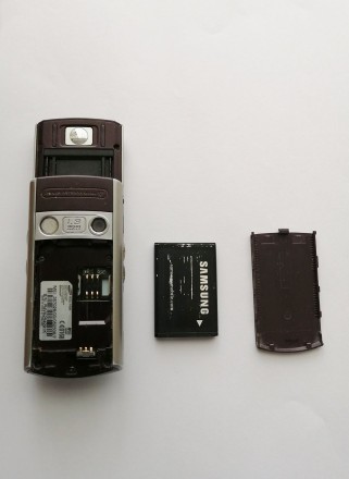 Продам мобильные телефоны Samsung:
- коллекционерам - Samsung  X-100. Стильный . . фото 7