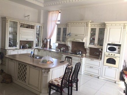Продам большой красивый дом в классическом стиле!!! 
 
Предлагается к продаже до. Киевский. фото 3