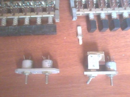 Все переключатели, тумблер и переменные резисторы частотомера Ч3-57 (комплект), . . фото 5