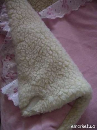 Конверт-одеяло, розового цвета. Вверх плюшевый, внутри на овчине, застежка на ли. . фото 4