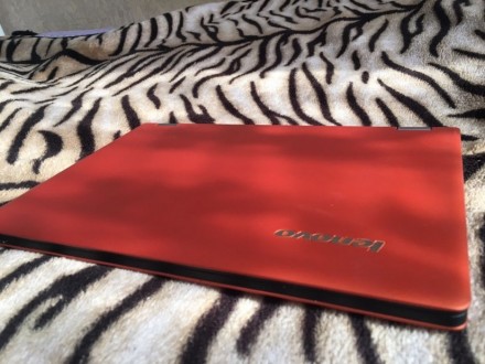 Lenovo IdeaPad Yoga - ноутбук-трансформер c поворачивающимся на 360 градусов дис. . фото 2