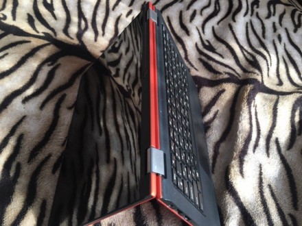 Lenovo IdeaPad Yoga - ноутбук-трансформер c поворачивающимся на 360 градусов дис. . фото 4
