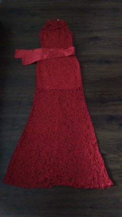 Платье нарядное , выпускное ярко красный цвет, размер S сзади на молнии выше кол. . фото 3