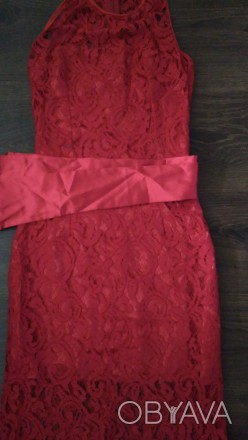 Платье нарядное , выпускное ярко красный цвет, размер S сзади на молнии выше кол. . фото 1