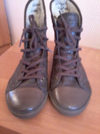 Ботинки, б/у,  темно- коричневого цвета,утепленные,на шнурках,39 размер,состояни. . фото 4