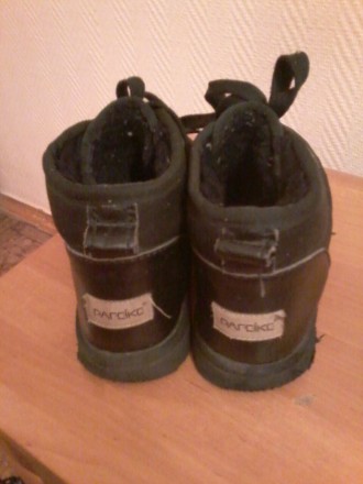 Ботинки-угги, б/у,зима, черные на шнурках,размер 40,состояние  удовлетворительно. . фото 5