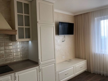 Квартира евро-двушка (отдельная спальня с рабочей зоной и кухня-студия с зоной д. . фото 2
