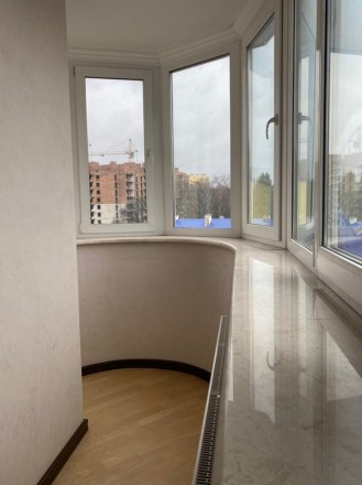 Продаж 4-кімнатної великогабаритної квартири на Поділлі з євроремонтом 
Простора. . фото 5