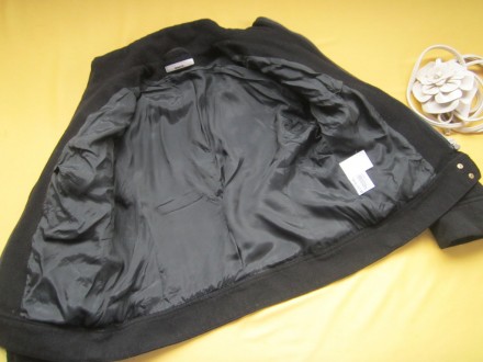 Качественная удобная куртка полупальто насыщенного чёрного цвета из шерсти, Hirs. . фото 5